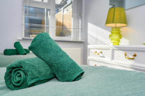 Modern 4 Bed House with Private Garden